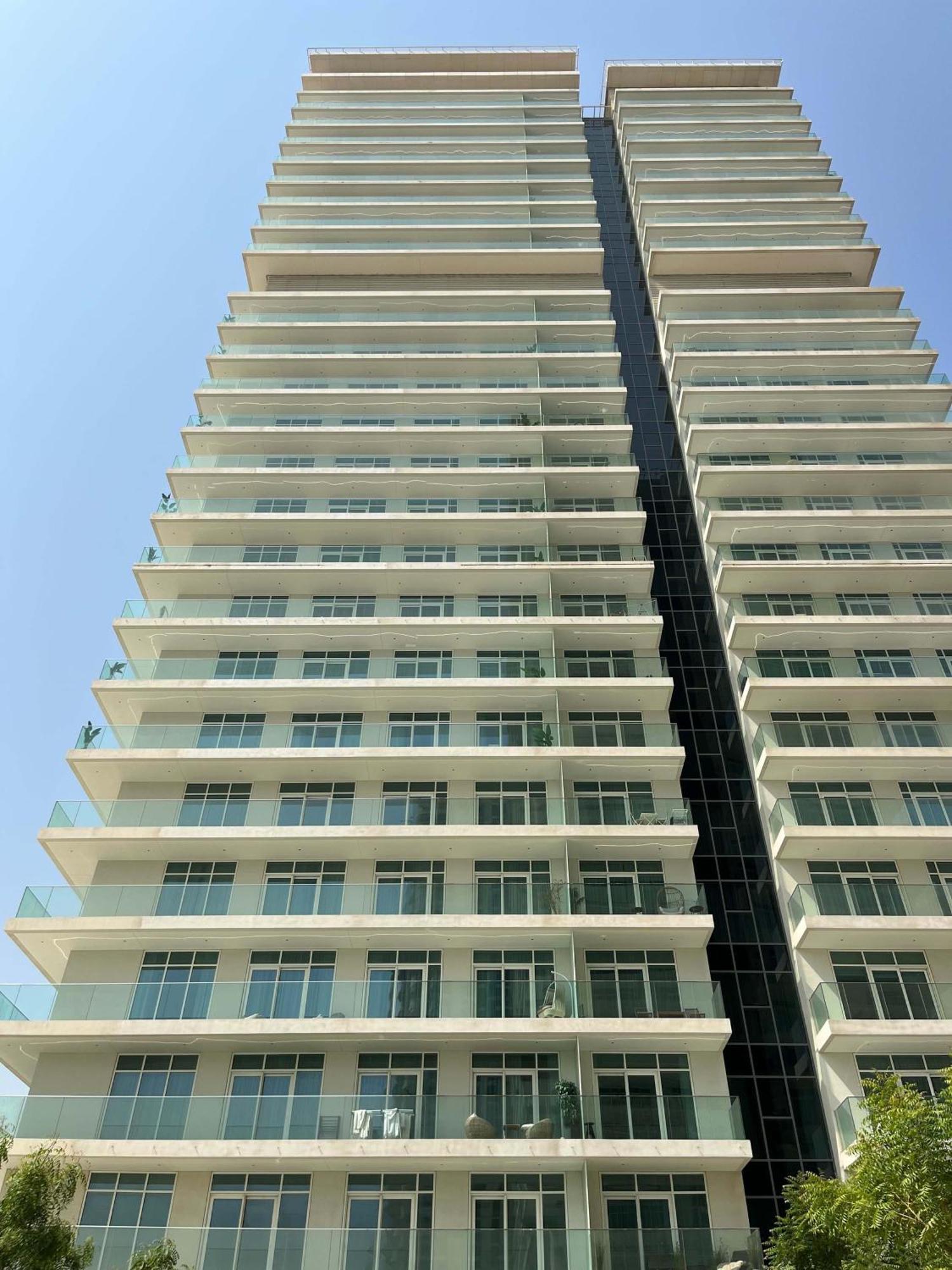 Silkhaus Palm View 1Bdr With Private Beach In Emaar Beachfront Дубай Екстериор снимка